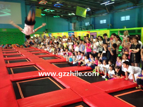 現代蹦床樂園定制廠家